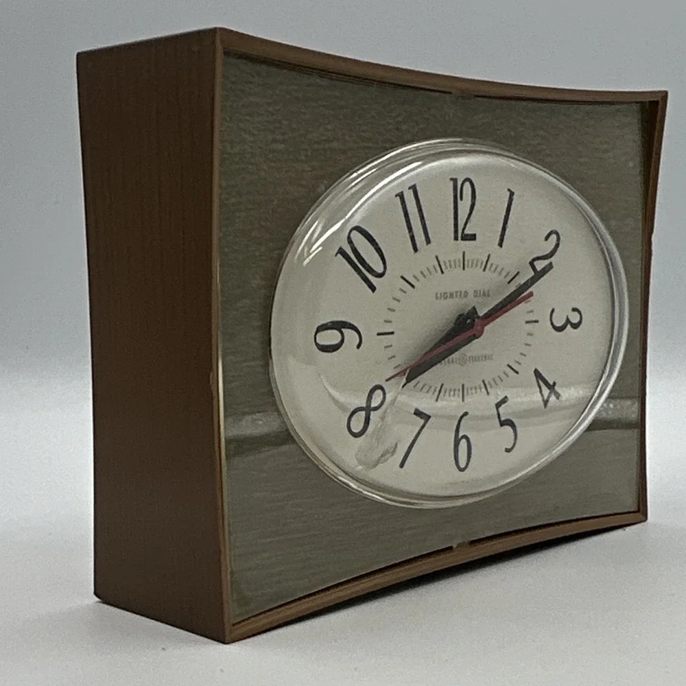 Vintage GE 2130KA Lighted Dial Electric Clock Oval MCM Retro WORKING _ USA made
